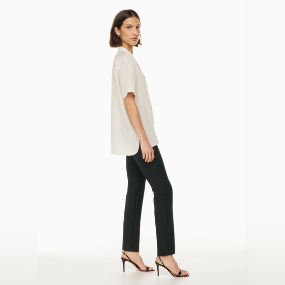 Aritzia Babaton Academy Silk Shortsleeve Blouse matte pearl off white - Picture 3 of 6